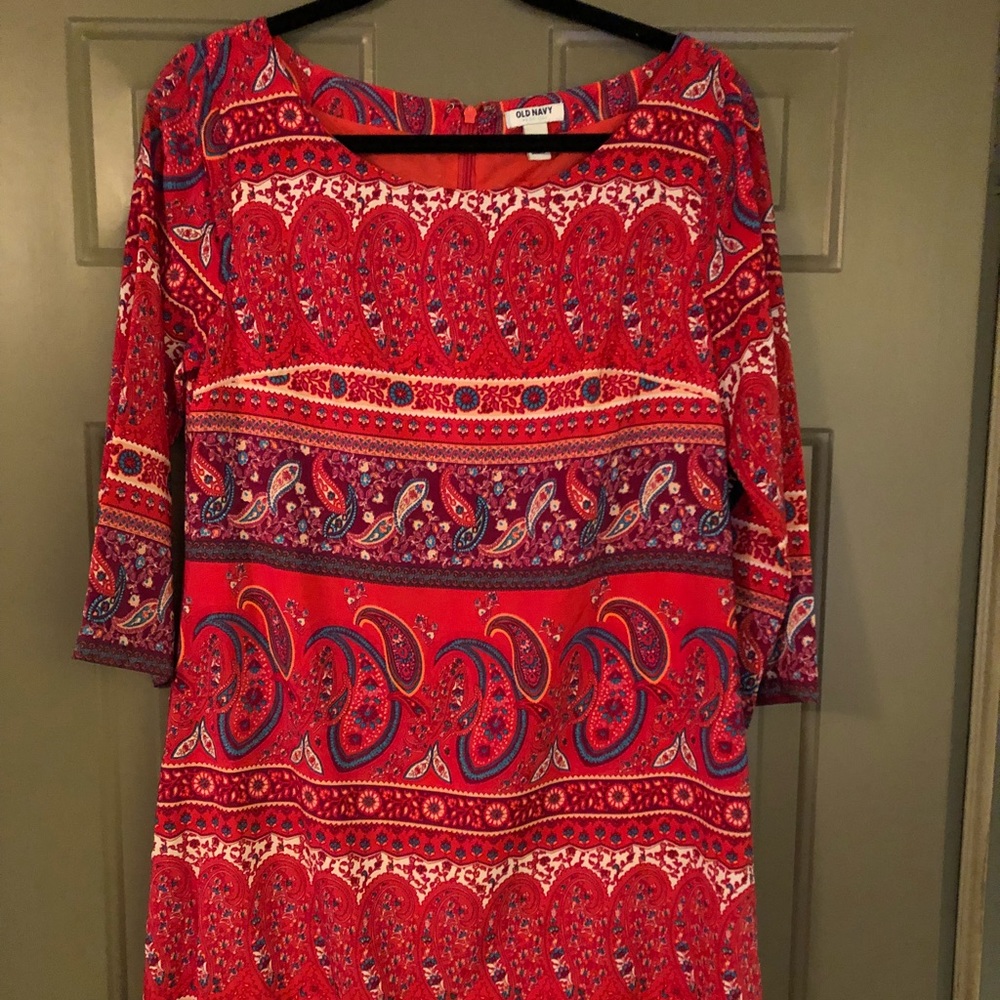 Elbow length sleeve shift